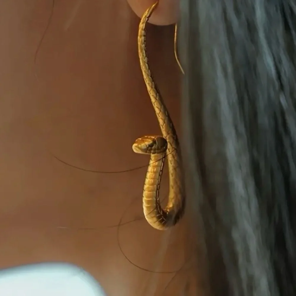 ✨Anthropologie Gold Snake Drop Earrings - Picture 2 of 6